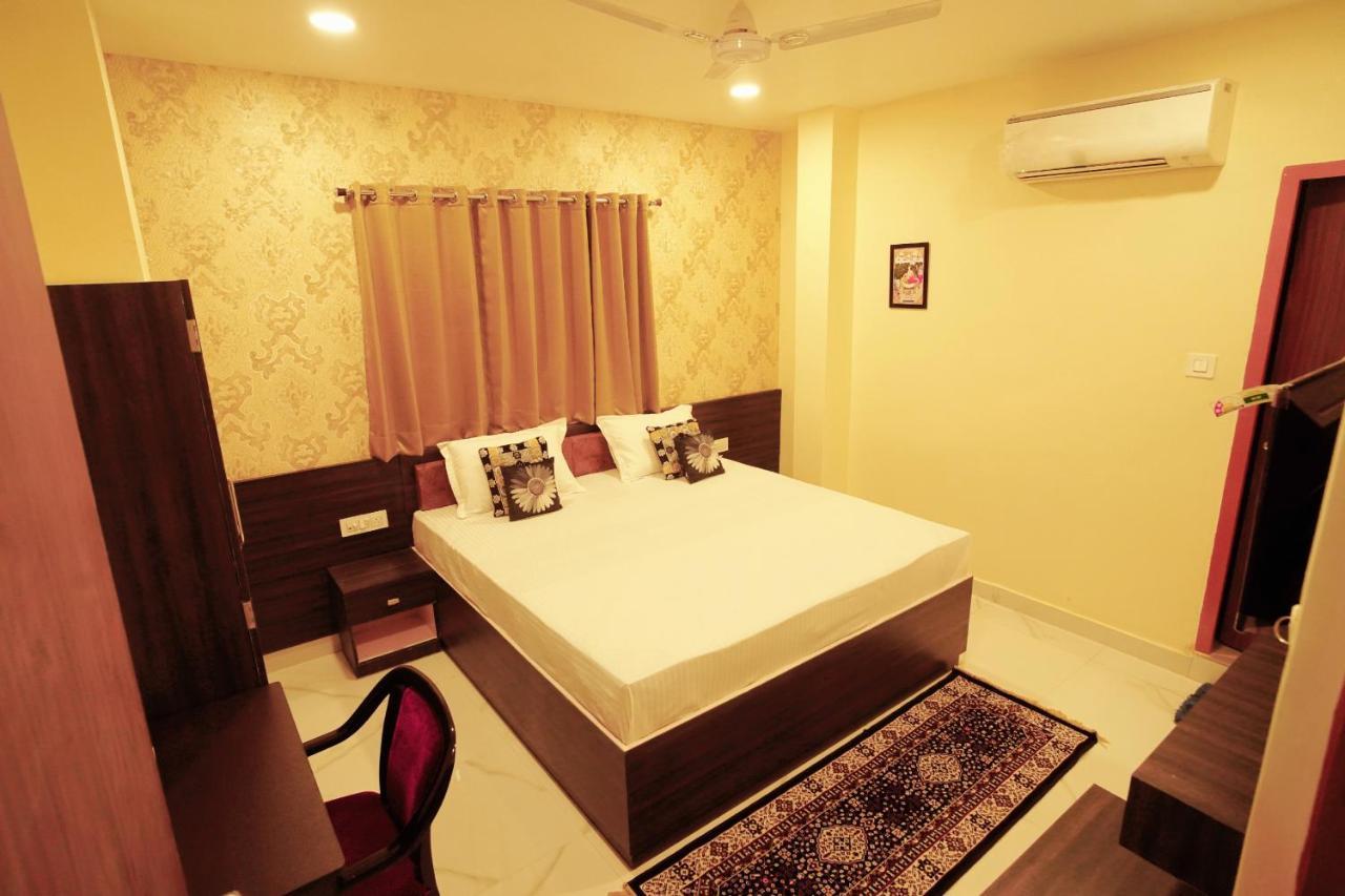 Anand Kanan Varanasi Exterior photo